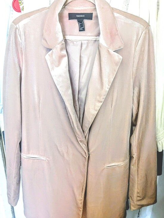 Forever 21 Jackets & Blazers - Forever 21 velvet blazer